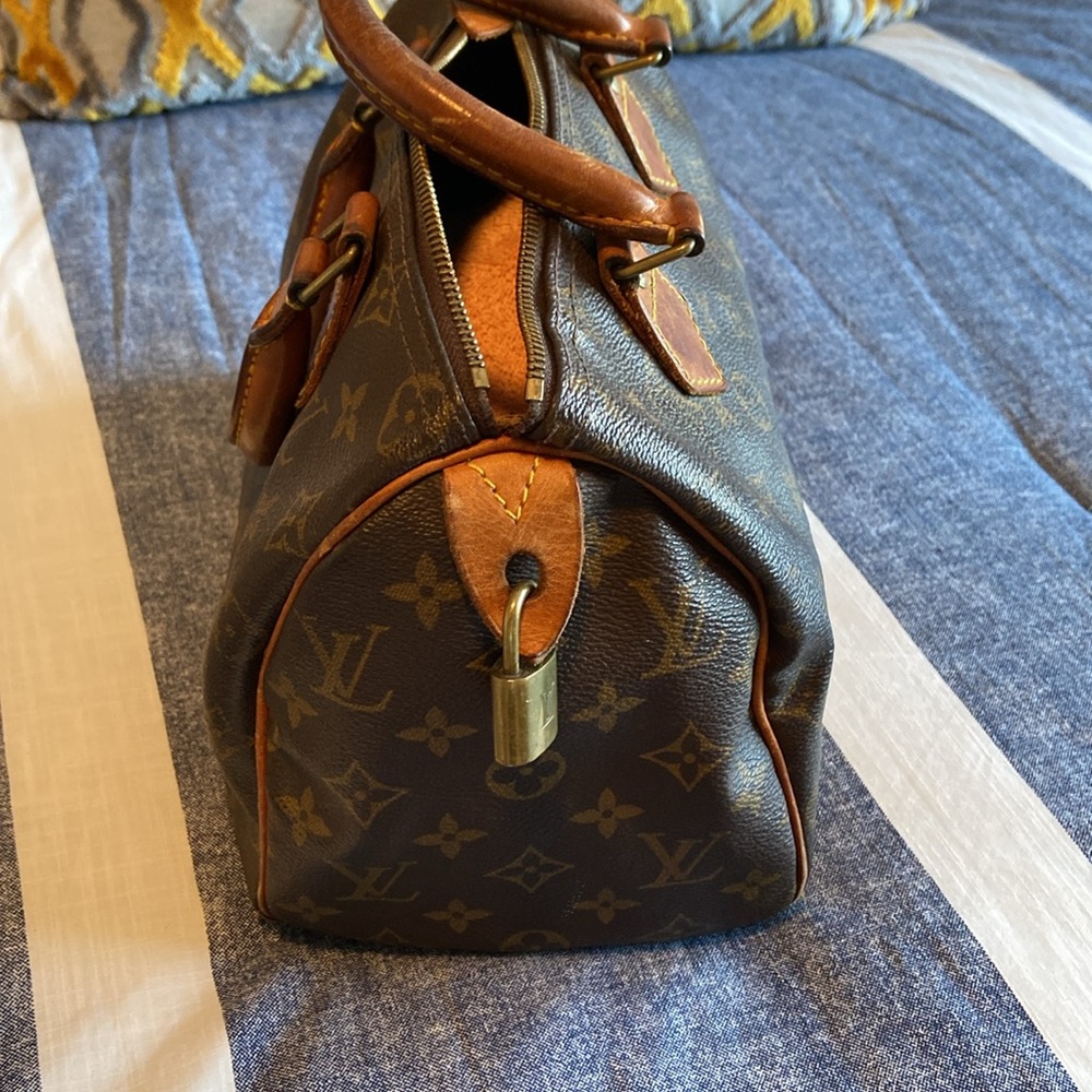 Louis Vuitton speedy bag